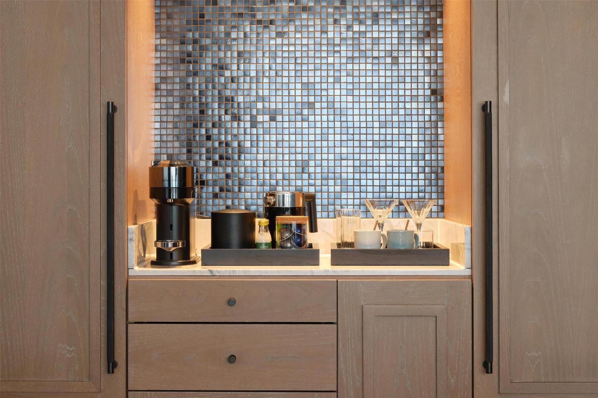 Hotel The Gantry London, Curio Collection By Hilton 4*